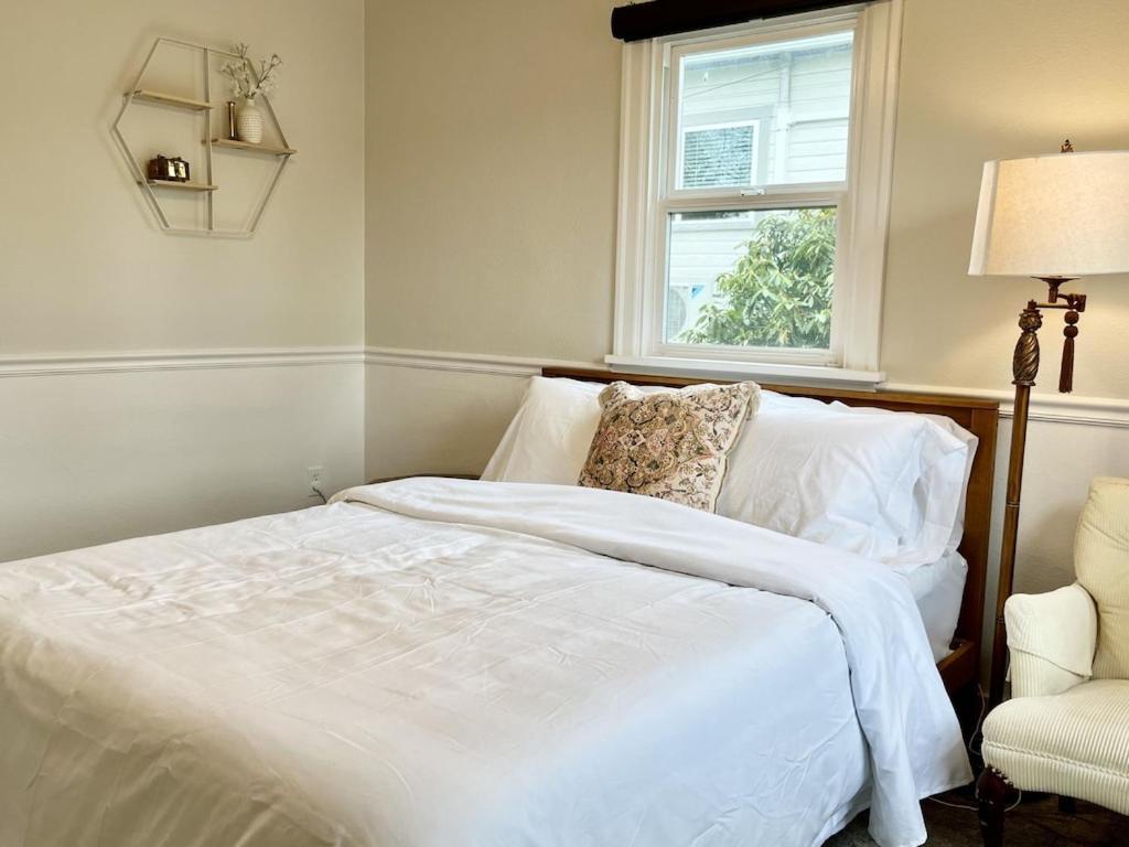 Modern 2 Bedroom Farmhouse Cottage With Hot Tub In Snohomish Buitenkant foto