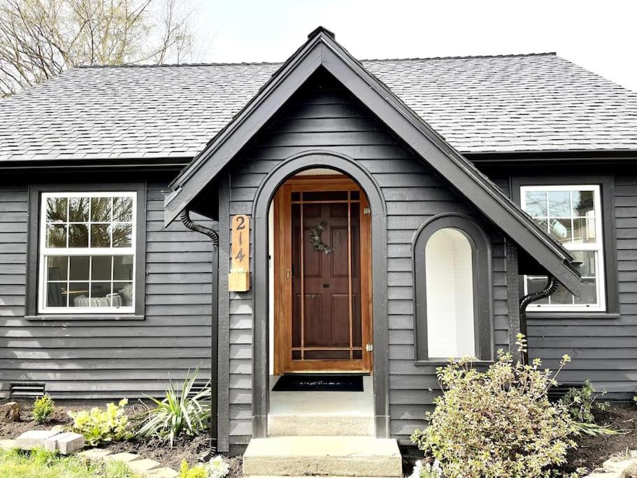 Modern 2 Bedroom Farmhouse Cottage With Hot Tub In Snohomish Buitenkant foto